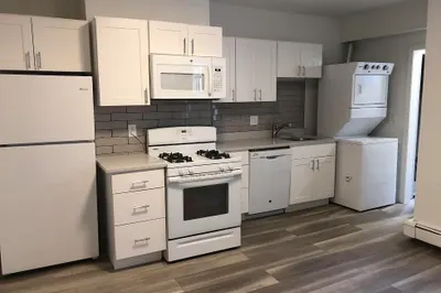 254 Windsor Street #3R