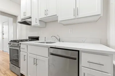 19 South Russell St #3 1