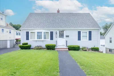 13 Colonial Road