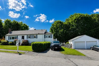 12 Seneca Rd 1