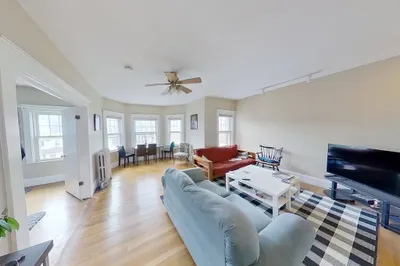 133 Chiswick Rd #3