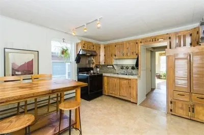 135 Pearl St #3