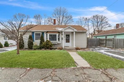 15 Blackstone Rd 1