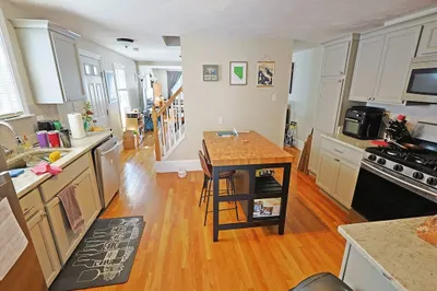 38 Oak St #1