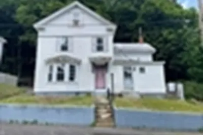 40 Hillside Ave