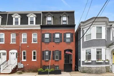 27 Swallow St #2