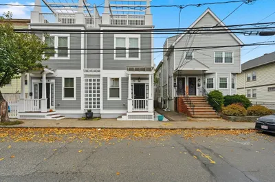 77 North St #77