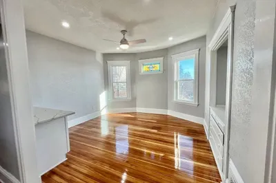 62 East St #3