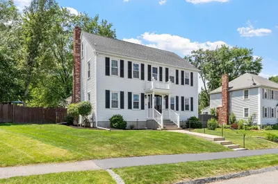 4 Scarlet Circle 1