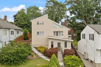 75 Andrews St 1