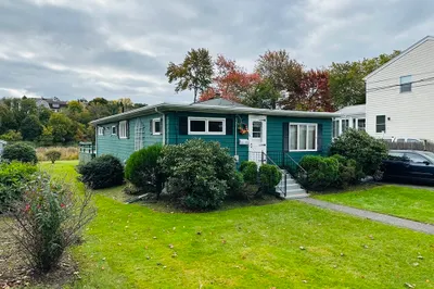 28 Hardy Pond Road