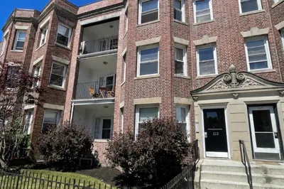 213 Chestnut Hill Ave 1