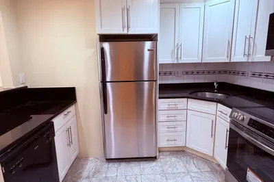 70 Lafayette Ave #13 1