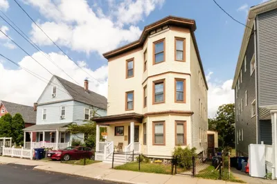 46 Houghton St #3