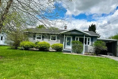 35 Maple Grove Dr