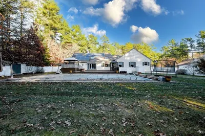 850 Main St 1