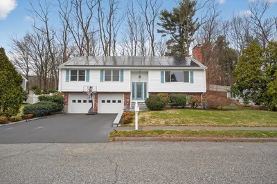 50 Meetinghouse Cir 1