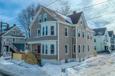 74 Locust St 1