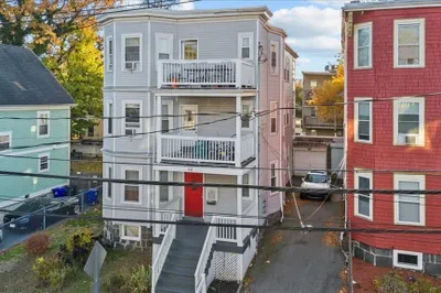 82 Whitfield St