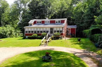 607 Podunk Rd
