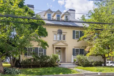 90 Raymond St 1