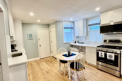 176 M St #1 1