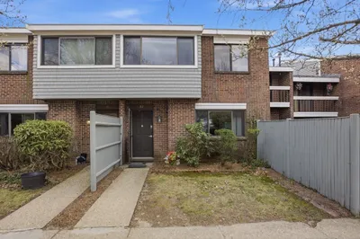 82 Bailey St #82