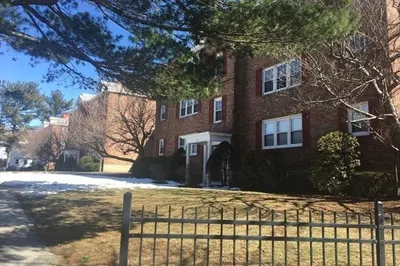 9 Dexter St #4