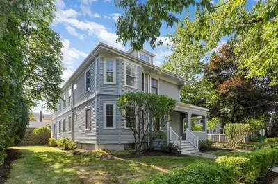 9 Spruce St 1