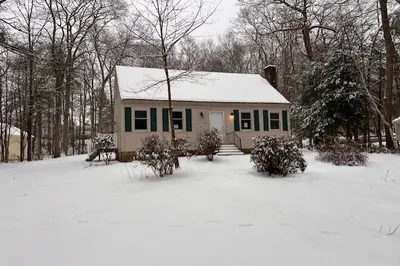 32 Woodside Rd