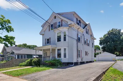 62 Ash St