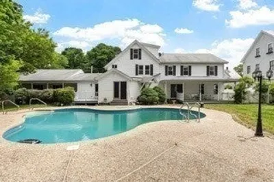24 OAk Ave #A