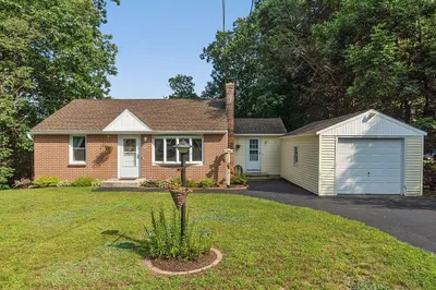 41 N Common Rd 1