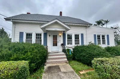 556 Brayton Ave 1