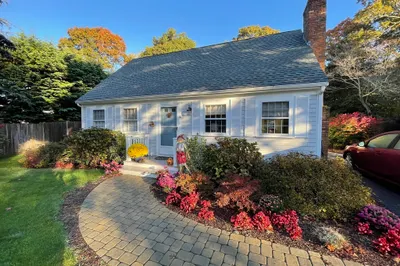 10 Morris St
