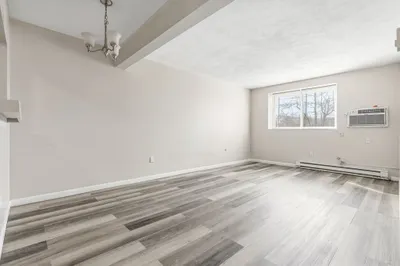 27 Willis St #6 1
