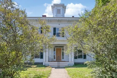 418 Main St