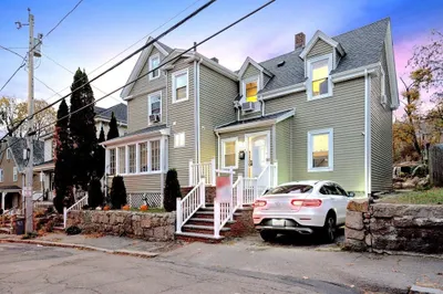 49 Smith St #R