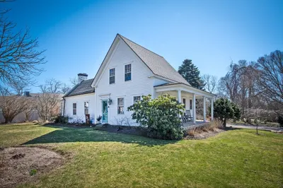 209 Main St 1