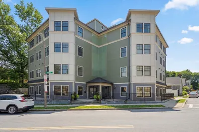 18 Robert St #14 1