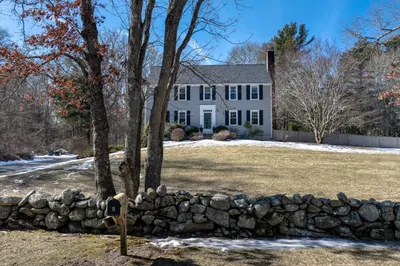 6 Old Mattapoisett Neck Rd 1