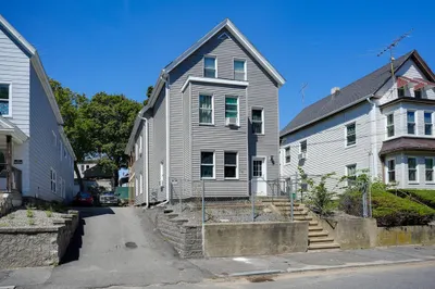 66 Pacific St 1