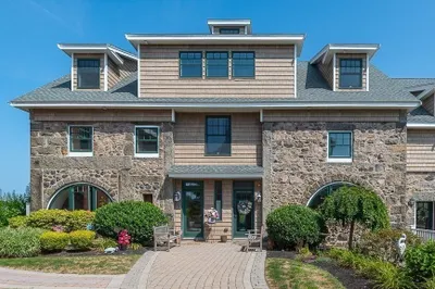 152 Water St #13 1