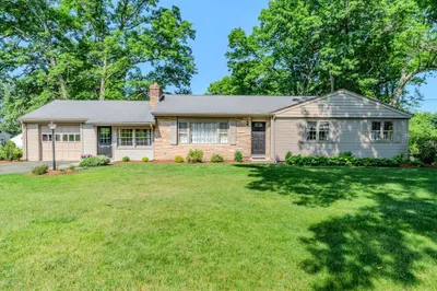 44 Squire Lane 1