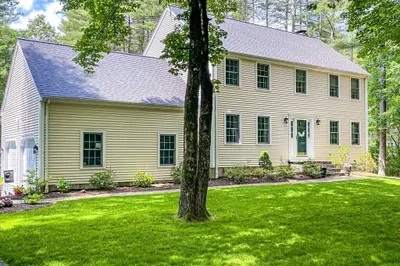 149 Pleasant St 1