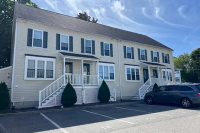 17 Foster St #17