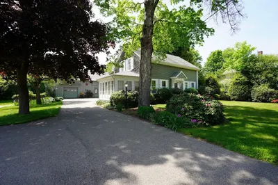 11 North Avenue 1