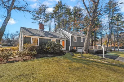 36 Howland Ln 1