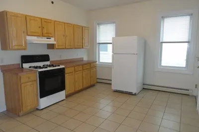 32 Rockland Ave #1 1