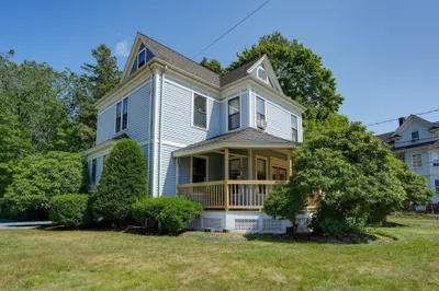 308 Hollis St 1